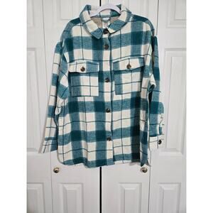 Serra large women's green and white shacket new with tags